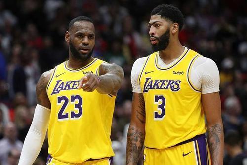 NBA季后赛首轮，詹姆斯30+三双湖人加时力克太阳